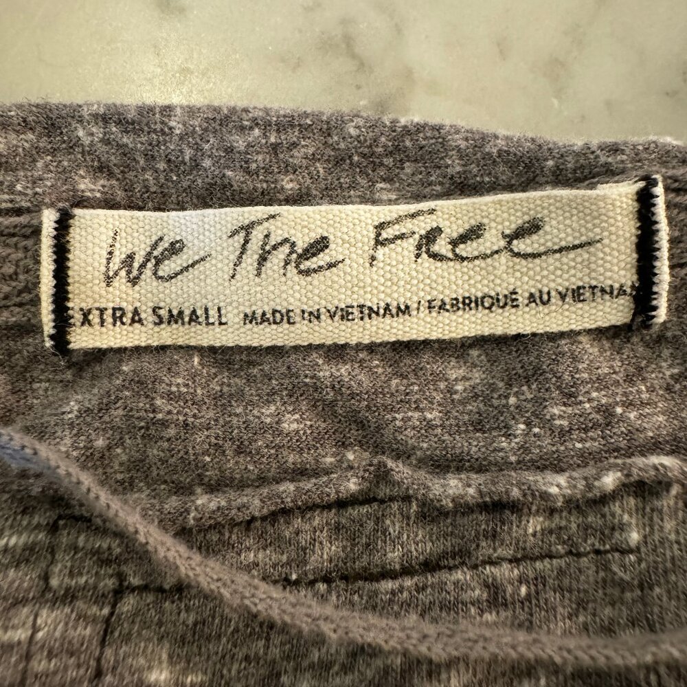 Like New Super Soft We The Free Oversized V-Neck Heather Gray T-Shirt Si… - Picture 3 of 8
